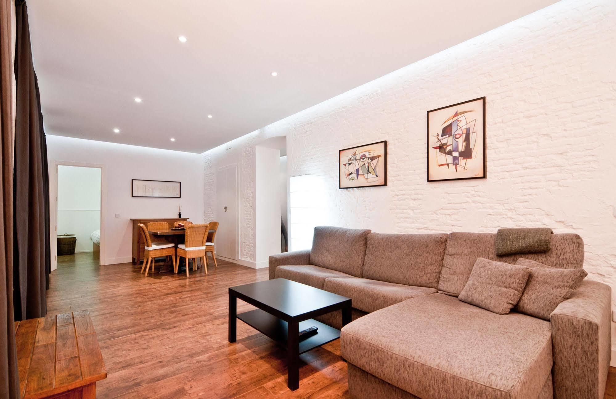 Apartamento Retiro Madrid Esterno foto