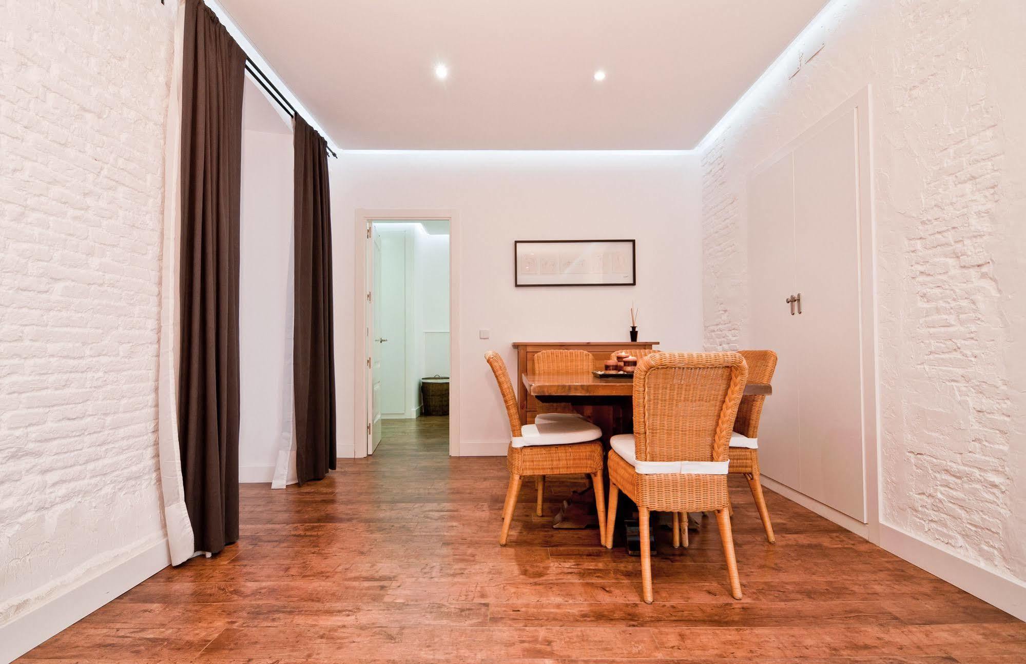 Apartamento Retiro Madrid Esterno foto
