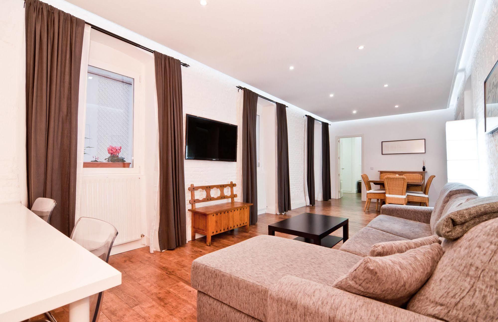 Apartamento Retiro Madrid Esterno foto