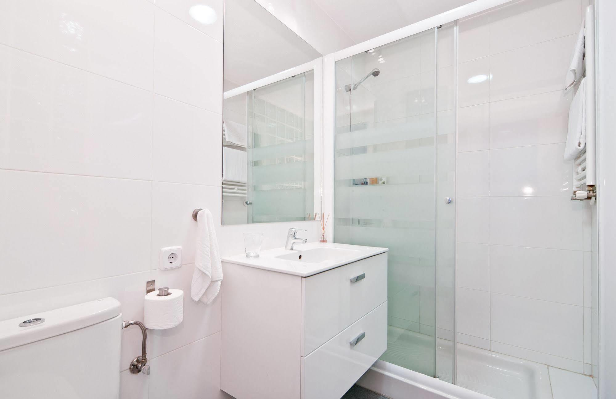 Apartamento Retiro Madrid Esterno foto